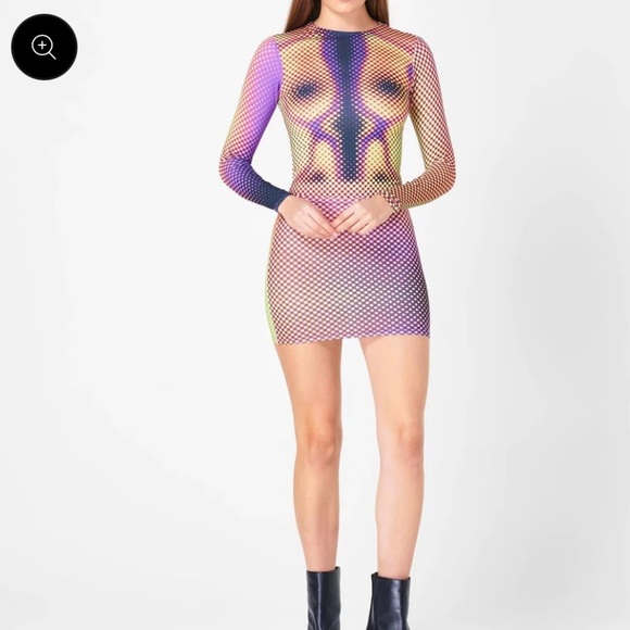 Sinead Gorey Size S/M Digitally Printed Curve Enhancing Top - Picture 6 of 10